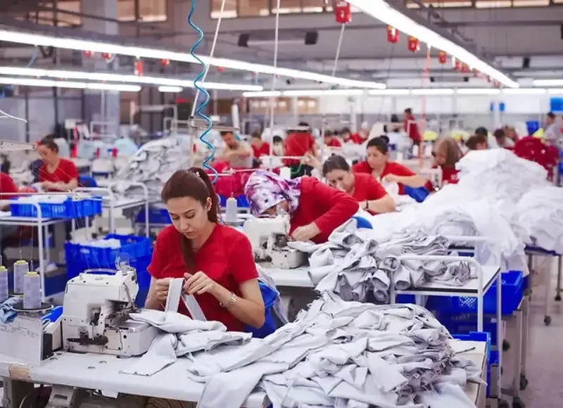 How to Choose the Best Canadian Clothing Manufacturer